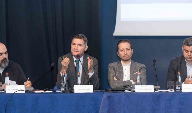 Yaşar Üniversitesinde düzenlenen "Sanayi Yapılarının Deprem Riskinin B...