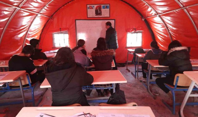 Zonguldak'ta görev yapan farklı branşlardaki 14 gönüllü öğretmen, Malat...