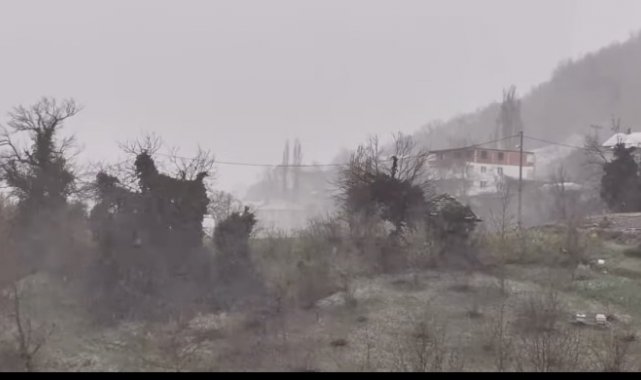 Zonguldak'ta Mart ayının son günlerinde yüksek kesimlerde kar yağışı ba...