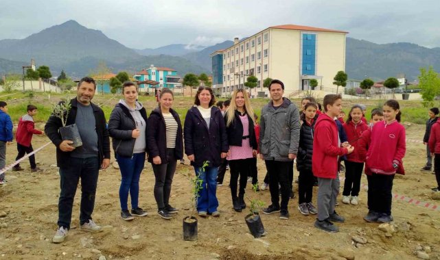 Aydın'ın Buharkent ilçesindeki Zafer Ortaokulu'nda başlatılan proje...