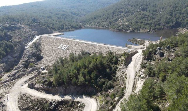 Aydın'ın Karpuzlu ilçesinde yapımı tamamlanan ve su tutmaya başlayan Ha...