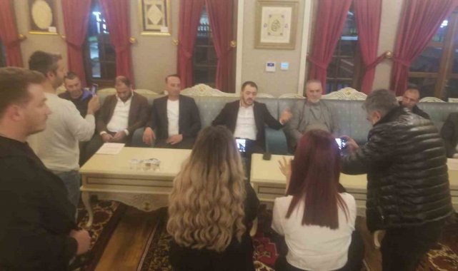 Görevine yeni başlayan AK Parti Yunusemre İlçe Başkanı Hasan İlkcan Durmaz,...