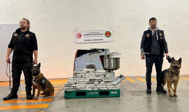 İstanbul Havalimanı'nda gerçekleştirilen operasyonda hamur karma makine...