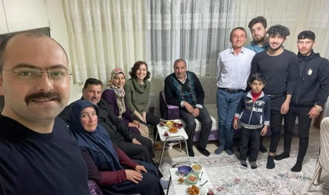 Kastamonu'nun Tosya Belediye Başkanı Volkan Kavaklıgil, her gün iftar y...