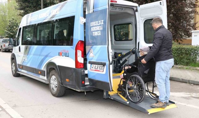Kocaeli Büyükşehir Belediyesi'nin hasta nakil ambulansı ve engelsiz tak...