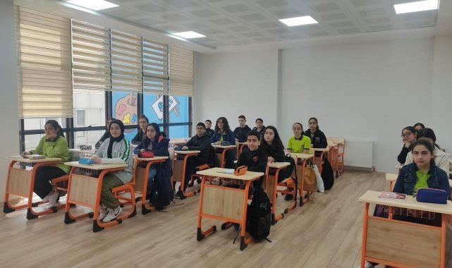 Şehit Önder Pınar Ortaokulu ve Elazığ Belediyesi Kültür ve Sosyal İşler Müd...