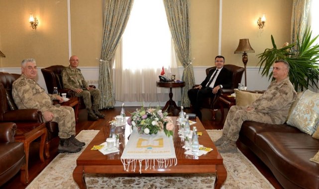 9. Kolordu Komutanı Tümgeneral Fedai Ünsal, Jandarma İstihbarat Başkanı Tüm...