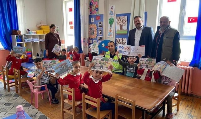 Afyonkarahisar'ın Bolvadin ilçesinde jandarma tarafından ilk ve ortaoku...