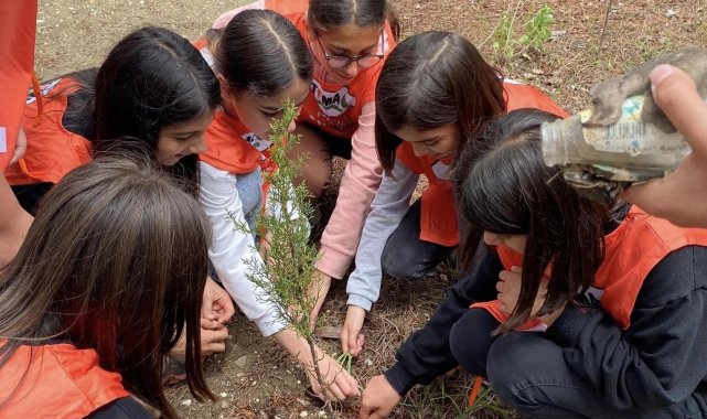 Amasya'nın Taşova ilçesinde TEMA Vakfı gönüllüsü minik doğaseverler Alp...