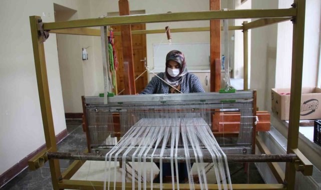 Atatürk Üniversitesi Güzel Sanatlar Fakültesi Geleneksel El Sanatları Bölüm...