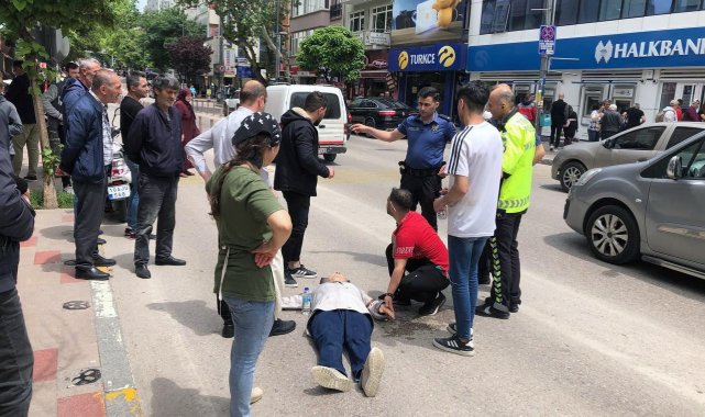 Balıkesir'in Bandırma ilçesi İsmet İnönü caddesinde meydana gelen motos...