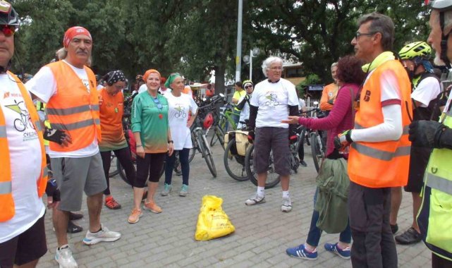 Balıkesir'in Kazdağları bölgesindeki bisikletçiler ve bisiklet dostları...