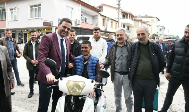 Başiskele'de bisikletiyle vatandaşların yükünü taşıyarak geçimini sağla...