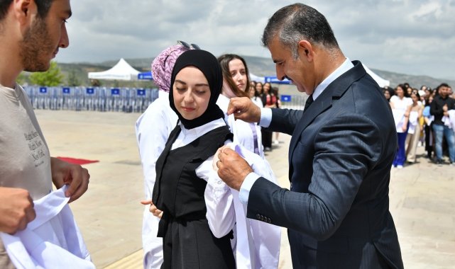 Çankırı Karatekin Üniversitesi'nde düzenlenen törende Hemşirelik Bölümü...
