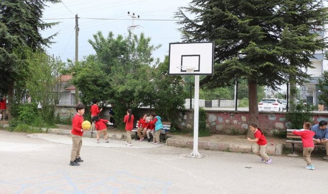 DÜZCE(İHA) – Düzce'de Gençlik ve Spor Bakanlığının desteği ile 57 okula...