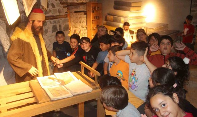 Elazığ'da Müzeler Haftası çerçevesinde Basın Müzesi büyük ilgi gördü.
...
