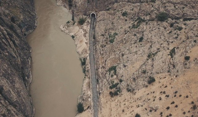 Erzincan'ın İliç, Kemah ve Kemaliye ilçelerinde yer alan ve Doğu Ekspre...