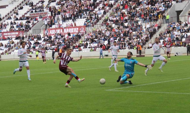 ES Elazığpor, TFF 3. Lig 1. Grubun son haftasında oynanan Karşıyaka maçında...