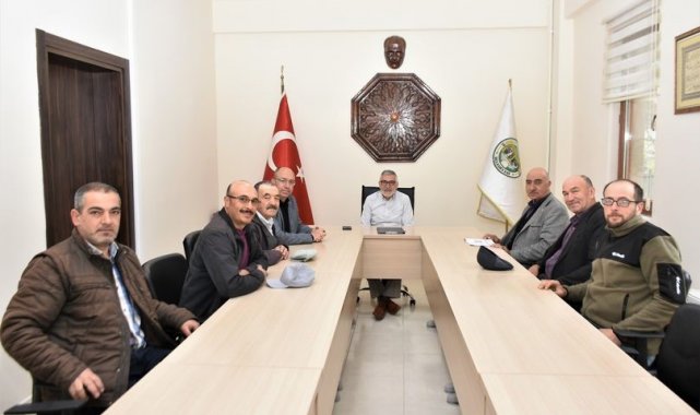 Eskişehir İnönü Belediye Başkanı Kadir Bozkurt'a ilçe genelinde yapmış ...