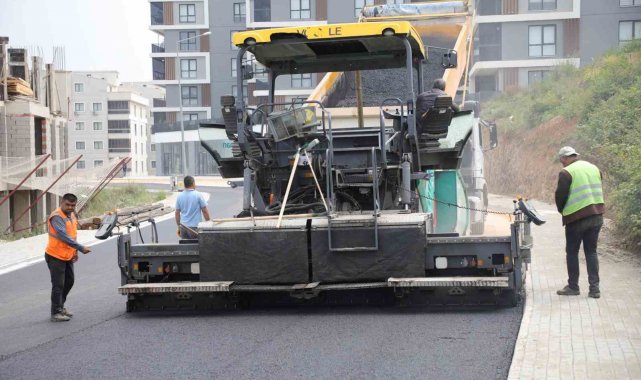 Gemlik Belediyesi, ilçenin farklı noktalarında yaptığı çalışmalarla vatanda...
