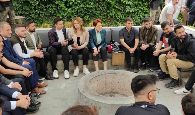 İYİ Parti Genel Başkanı Meral Akşener, Zafer Partisi Genel Başkanı Ümit Özd...