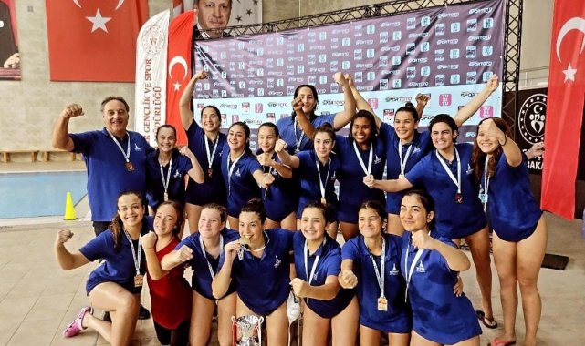 İzmir Büyükşehir Belediyesi Gençlik ve Spor Kulübü Su Topu Kadın Takımı, Ga...