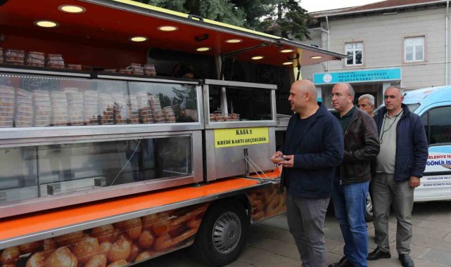 Kastamonu il merkezinde, Devrekani Belediyesi tarafından kurulan stantta va...