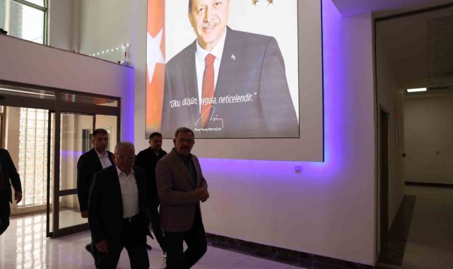 Kayseri Büyükşehir Belediye Başkanı Dr. Memduh Büyükkılıç, 'asrın felak...