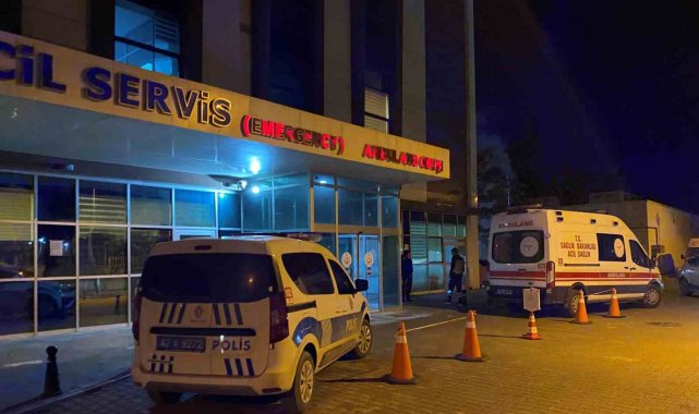 Konya'nın Kulu ilçesinde minibüs ile otomobilin çarpışması sonucu 9 kiş...