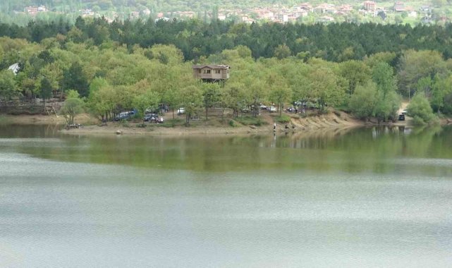 Kütahya'da yüzbinlerce kişiyi ağırlayan Enne Barajı ve Tabiat Parkı, ye...