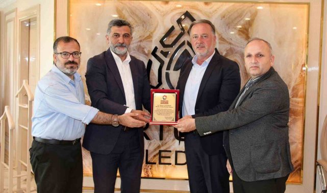 Mardin STK Platformu tarafından, deprem bölgesinde yapılan çalışmalarından ...