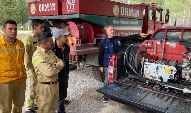 Muğla Orman Bölge Müdürlüğü'nde orman yangınlarına müdahalede görev yap...
