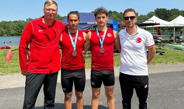 Muğla'nın Köyceğiz ilçesinden kano sporcusu Kaan Karahan ve Sevener Şahin Slovakya'da