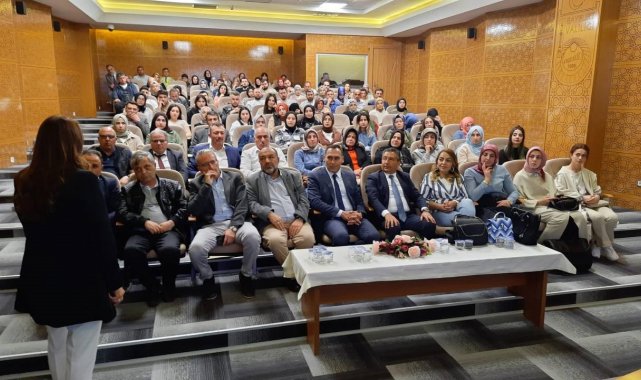 Okul temelli mesleki gelişim eğitimleri kapsamında anaokullarında görev yap...