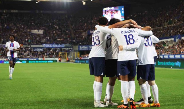 Paris Saint-Germain, Fransa Ligue 1'in 37. haftasında deplasmanda RC St...