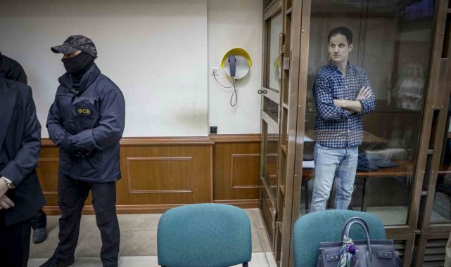 Rusya'da casusluk yaptığı gerekçesiyle tutuklanarak cezaevine gönderile...