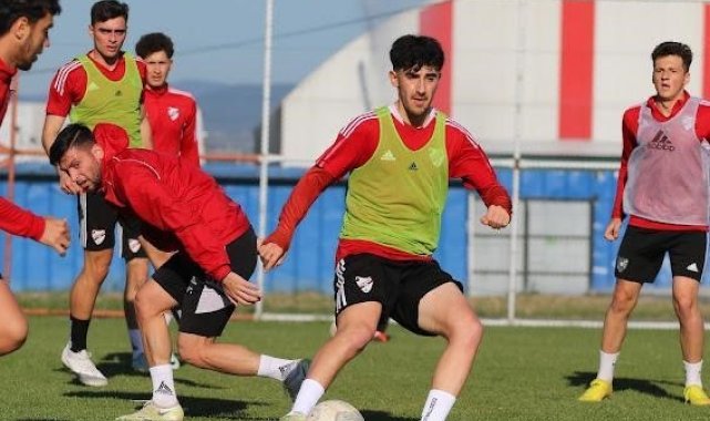 Spor Toto 1. Lig takımlarından Boluspor'un genç futbolcusu Rojhat Sağla...