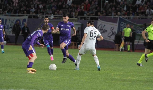 TFF 3. Lig Play-off mücadelesinde Orduspor 1967, konuk ettiği Kuşadasıspor&...