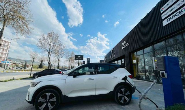 Van'da bir otomotiv firması tarafından elektrikli arabalar için hızlı ş...