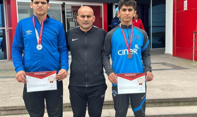 Yıldızlar Grekoromen Güreş Türkiye Şampiyonası'nda Aydın'ı temsil e...