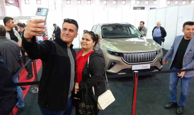 Yozgat'ta bir fuara getirilen Türkiye'nin yerli ve milli otomobili ...