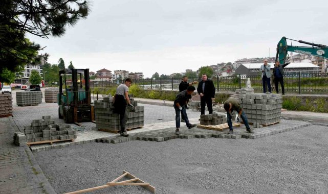 Zonguldak'ın Alaplı Belediyesi Karşıyaka Mahallesi'nde altyapı çalı...