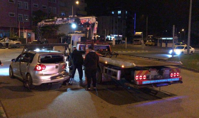 Ereğli ilçesinde kamyonet ile otomobilin çarpışması sonucu; 3 kişi yaralandı