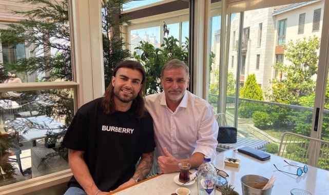 A Milli Futbol Takımı Teknik Direktörü Stefan Kuntz, Galatasaray'ın baş...