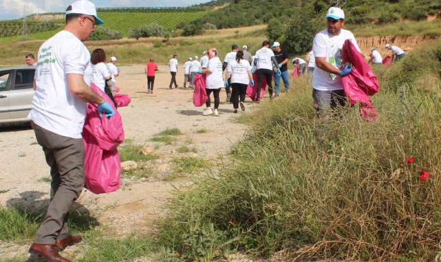 Alaşehir Belediyesi, Dünya Çevre Günü'nde "Çöpleri hep birlikte to...