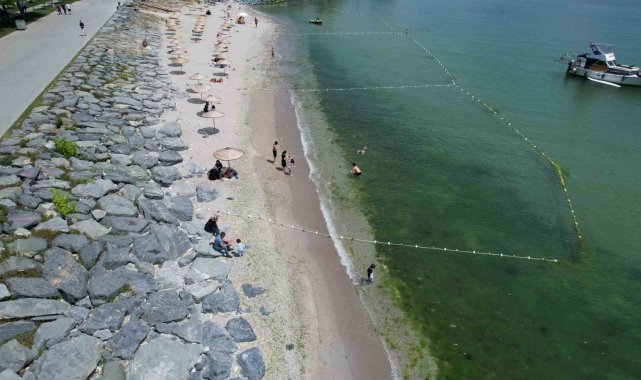 Avcılar'da plajlar yaz sezonu için hazırlıklarını tamamladı. Birçok vat...