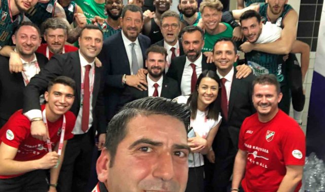 Basketbol Süper Ligi play-off çeyrek finalinde Bursaspor'u 2-0'lık ...