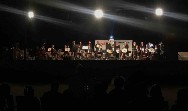 Batman'ın tarihi Hasankeyf ilçesinde Diyarbakır Medeniyetler Korosu tar...