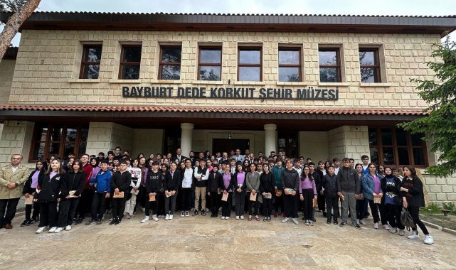 Bayburt Valisi Cüneyt Epcim, 4 Haziran'da gerçekleştirilecek Liselere G...