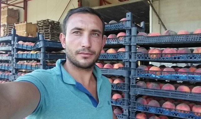 Denizli'nin Çivril ilçesinde karısına mesaj atan kişiyi ilk önce motosikletle